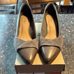 Clark’s Linvale Vena Grey Combi Pump- Size 9